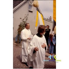 Processie Lobith Met oud pastoor Uitewaal